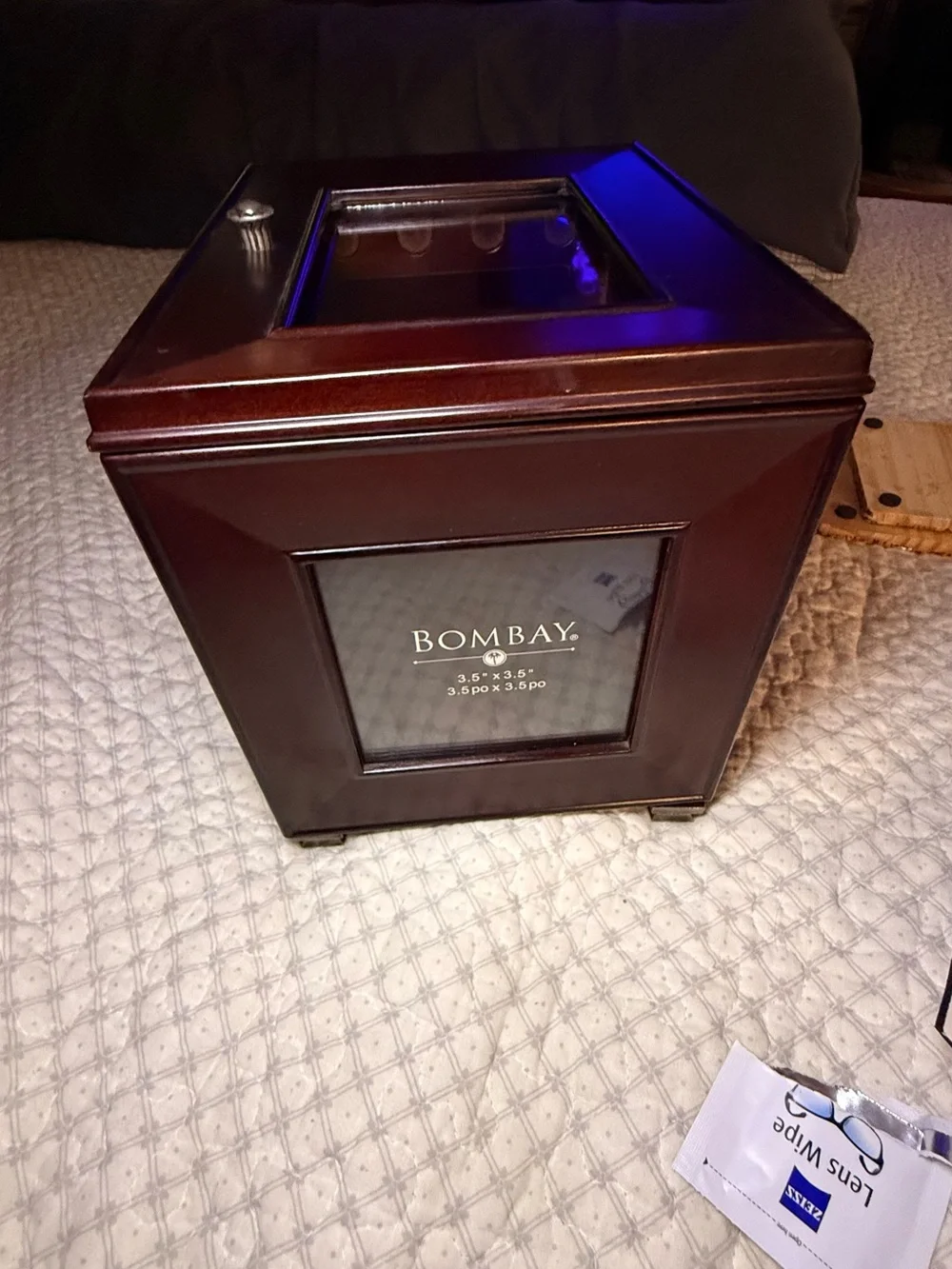Vintage Bombay Company Mahogany Keepsake & Photo Display Box – Glass Top – 2001